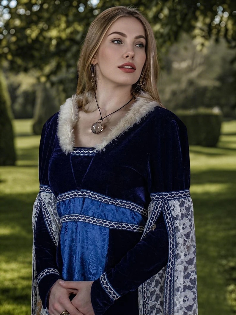 Medieval Renaissance Dress Viking Celtic Knight Women's Viking Royal Halloween Carnival Masquerade Performance LARP Ren Faire Adults' Dress 2025 - $169.99 –P3