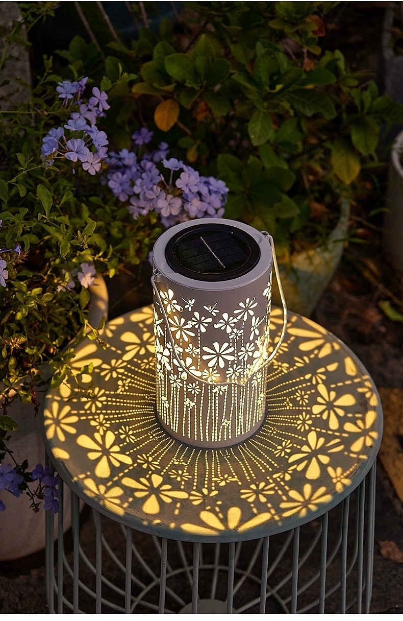 1 lanterne solaire d'extérieur étanche, projection de fleurs et de libellules, éclairage d'ambiance pour jardin, pelouse, paysage de 2025 ? $14.99 –P13