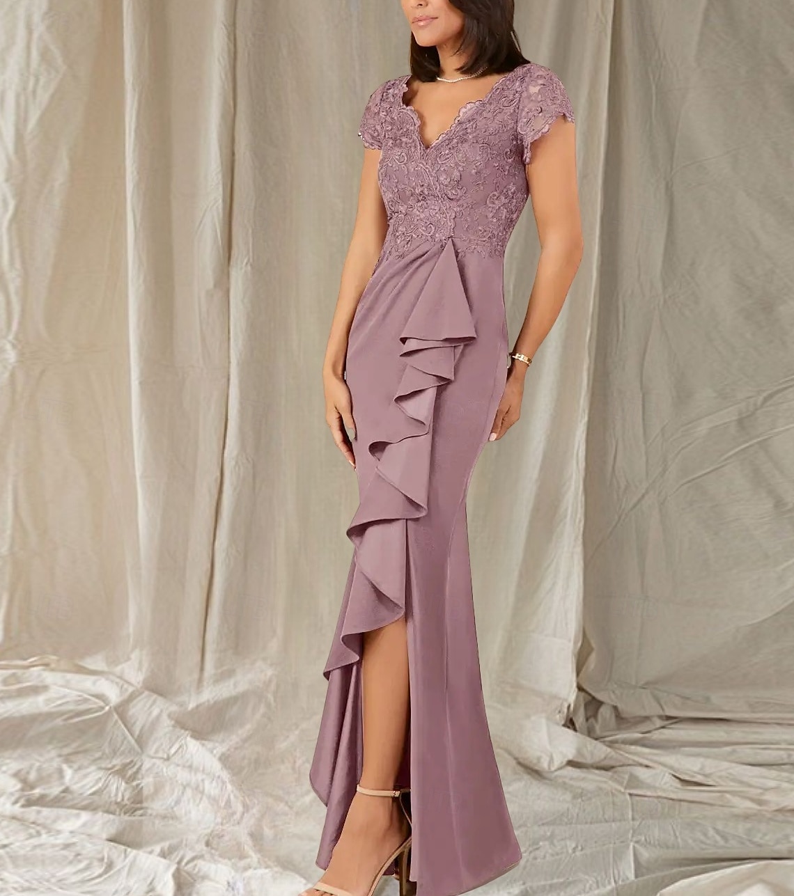 Meerjungfrau  Trompeten Brautmutter Kleid Hochzeitsgast Eleganter V-Ausschnitt Bodenlang Chiffon Spitze Cap Ärmeln mit Spitzen Rüschen Applikationen 2025 - $179.99 –P3