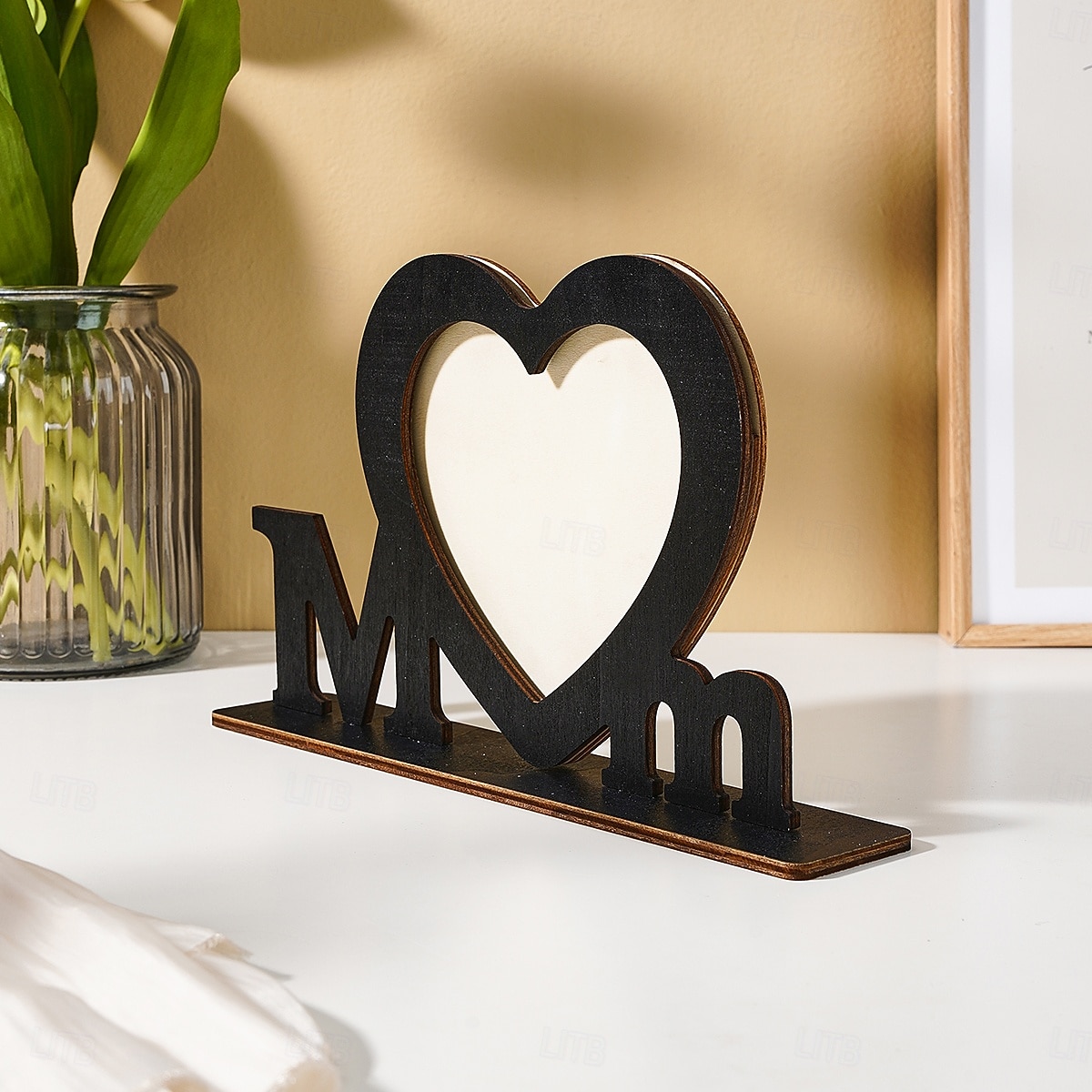 Decorazione in legno per la festa della mamma, regalo per la mamma, ornamento a forma di cuore con la lettera della mamma per il tavolo, decorazione moderna per la casa come regalo per la festa della del 2025 a $23.99 –P6