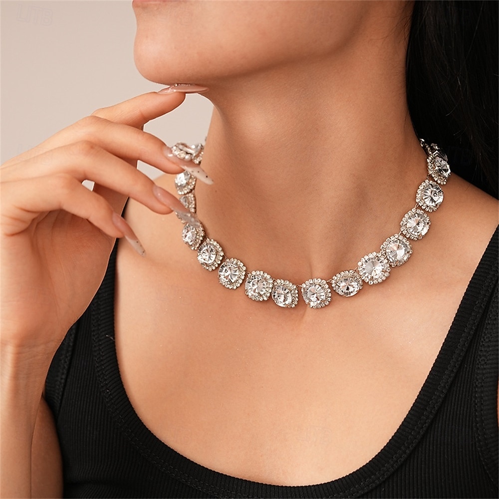 Set di Gioielli Completo Due Pezzi Argento Zirconia Cubica Cromo 1 Collana Orecchini Moda Femminile Elegante Vintage Carino Stile Vintage Classico Set di Gioielli Geometrici per Matrimonio Fête del 2026 a $27.99 –P13