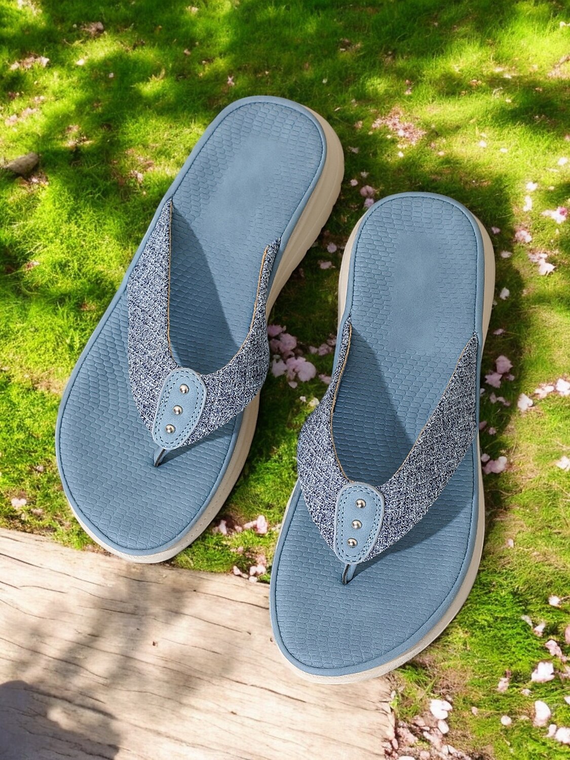Sandales tongs pour femmes avec semelle coussinée – chaussures décontractées et légères à enfiler pour les promenades estivales et les journées à la plage de 2025 ? $32.99 –P3