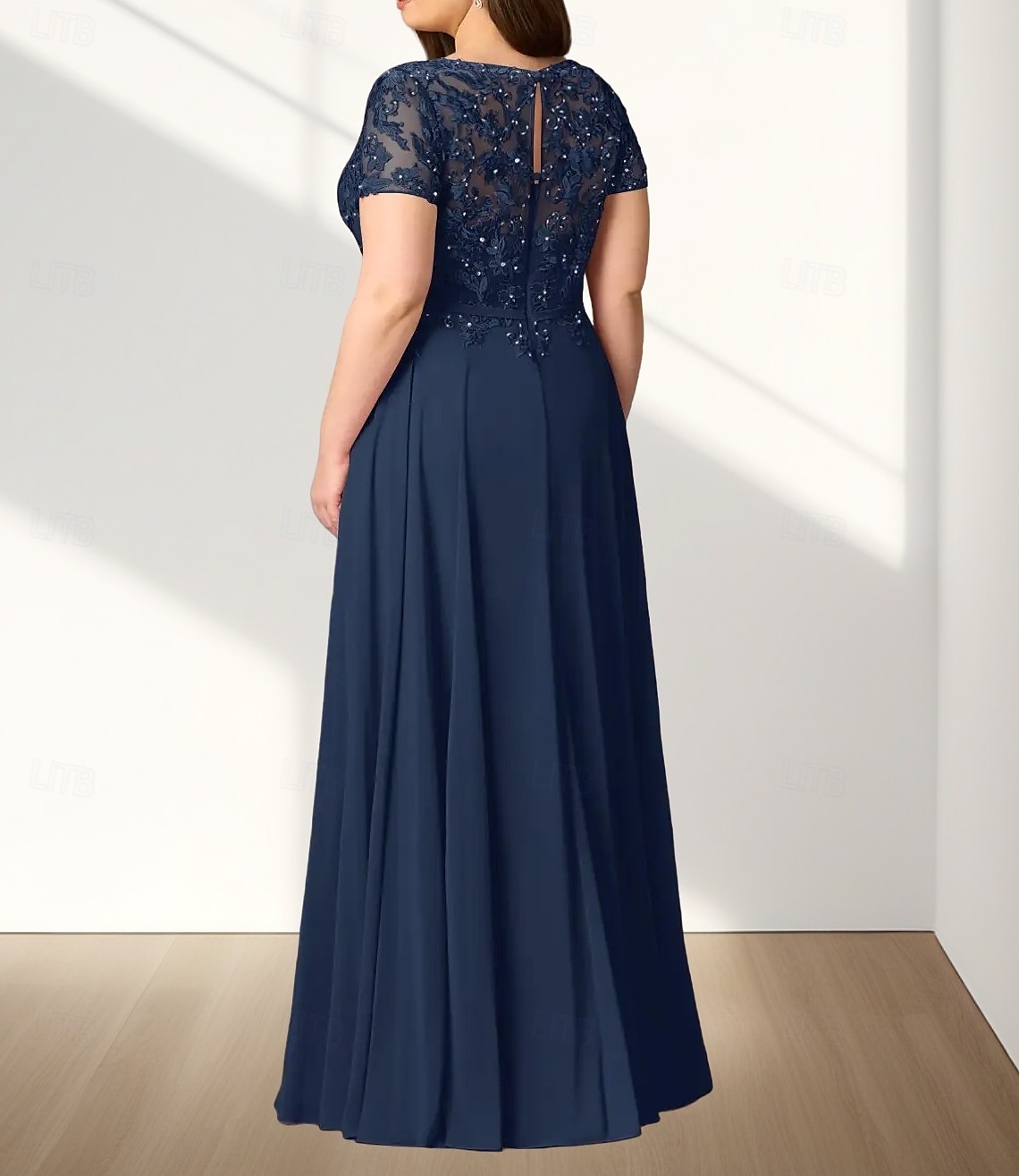 A-lijn Plus Size Curve Moeder van de Bruid Jurk Bruiloft Gast Elegant Crew Neck Vloerlengte Chiffon Kant Korte Mouw met Tailleband  Lint Beading Applicaties 2025 - $178.99 –P2