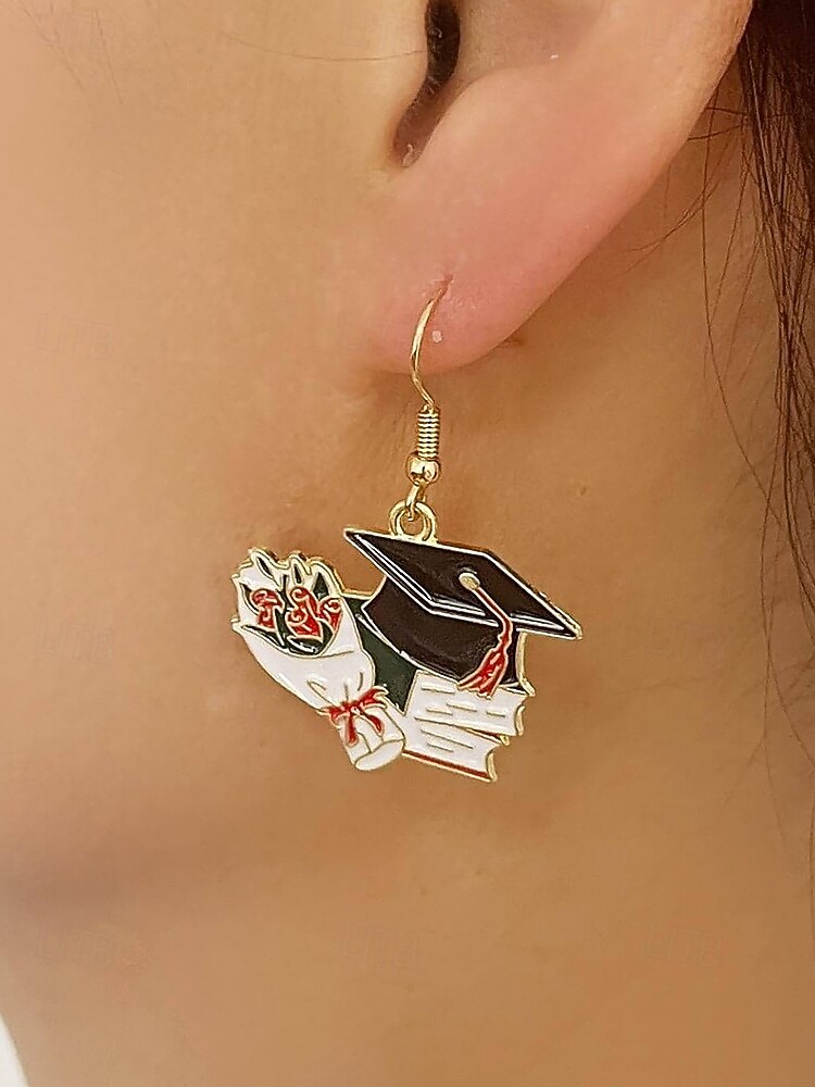 cercei cu șapcă de absolvire și diplomă – bijuterii email distractive pentru femei și fete – accesoriu clasa 2025 pentru petreceri, ceremonii și cadouri de absolvire 2025 - $7.99 –P1