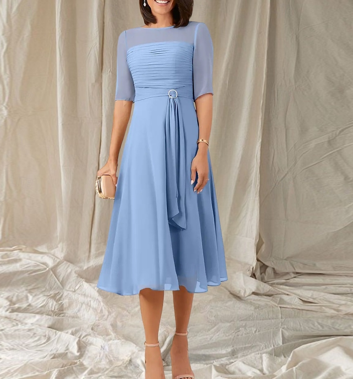 Robe Mère de la Mariée A-Line Invité de Mariage Élégante Col Ras du Cou Longueur Thé Chiffon Manches Mi-longues avec Sash  Ruban Robe Midi Froncée de 2025 ? $169.99 –P1