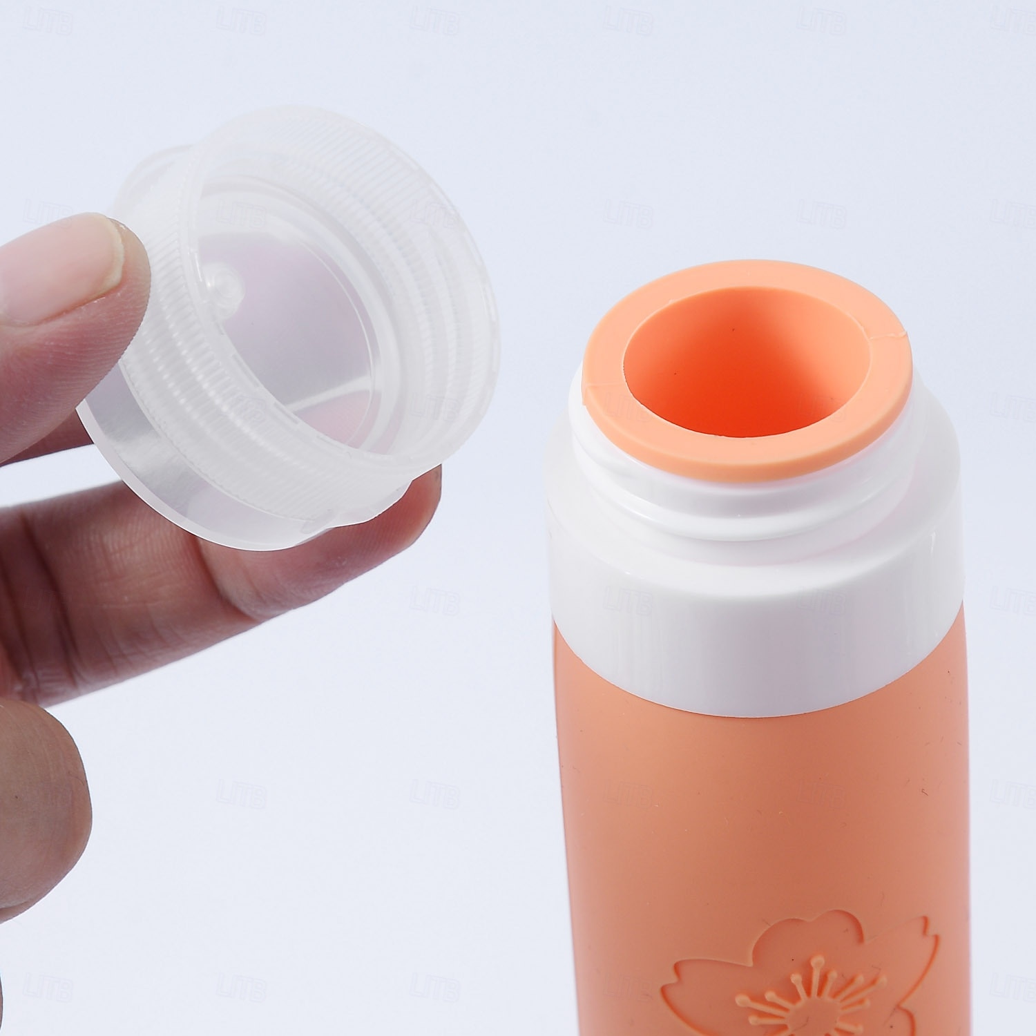 Paquete de 17 botellas de viaje para artículos de tocador, contenedores de viaje de silicona aprobados por la TSA, a prueba de fugas, recargables, accesorios de viaje para champú, acondicionador, 2025 - $11.49 –P3