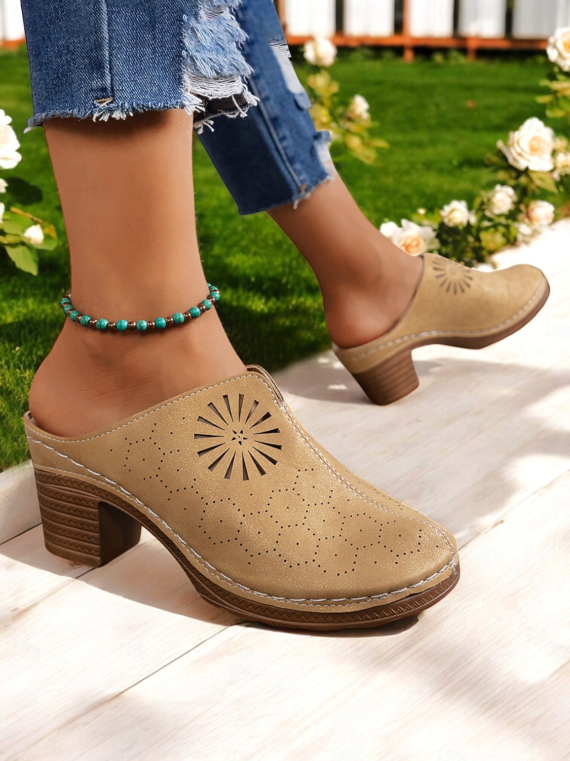 Chaussures mules à talon carré perforé pour femme – style rétro chic pour les garden-parties, les promenades décontractées et les loisirs en plein air de 2026 ? $19.99 –P2