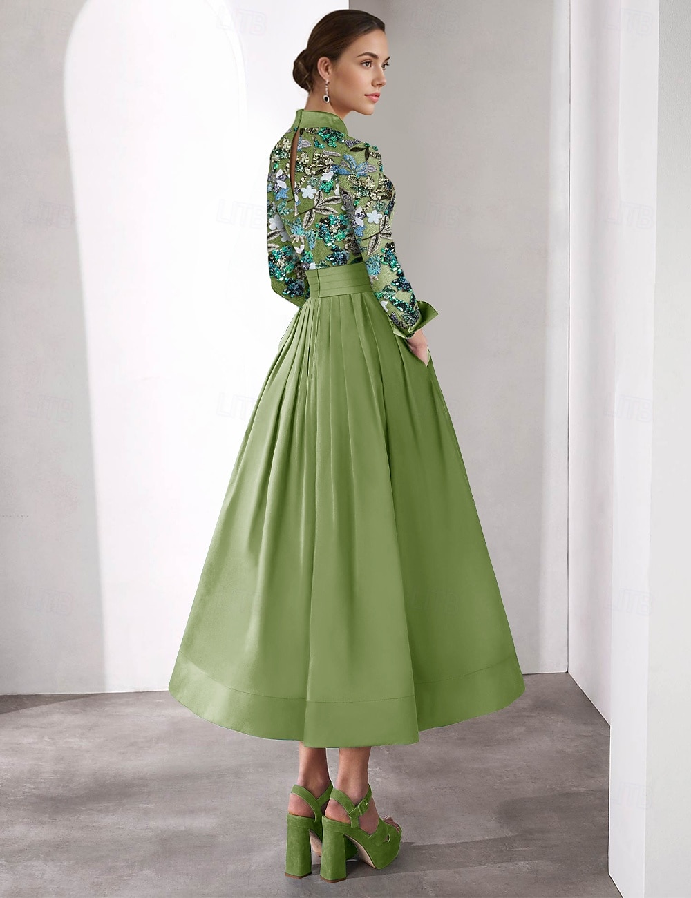 Grün bestickte A-Linie Cocktailkleider Elegant Formal Hochzeit Bodenlänglich Langarm Hemdkragen Satin mit Glitzer 2025 - $164.99 –P2