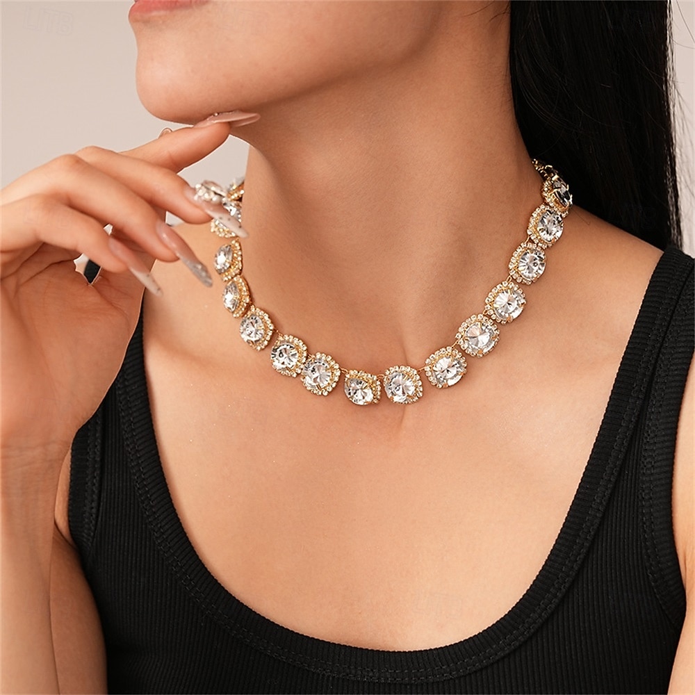 Set di Gioielli Completo Due Pezzi Argento Zirconia Cubica Cromo 1 Collana Orecchini Moda Femminile Elegante Vintage Carino Stile Vintage Classico Set di Gioielli Geometrici per Matrimonio Fête del 2026 a $27.99 –P10