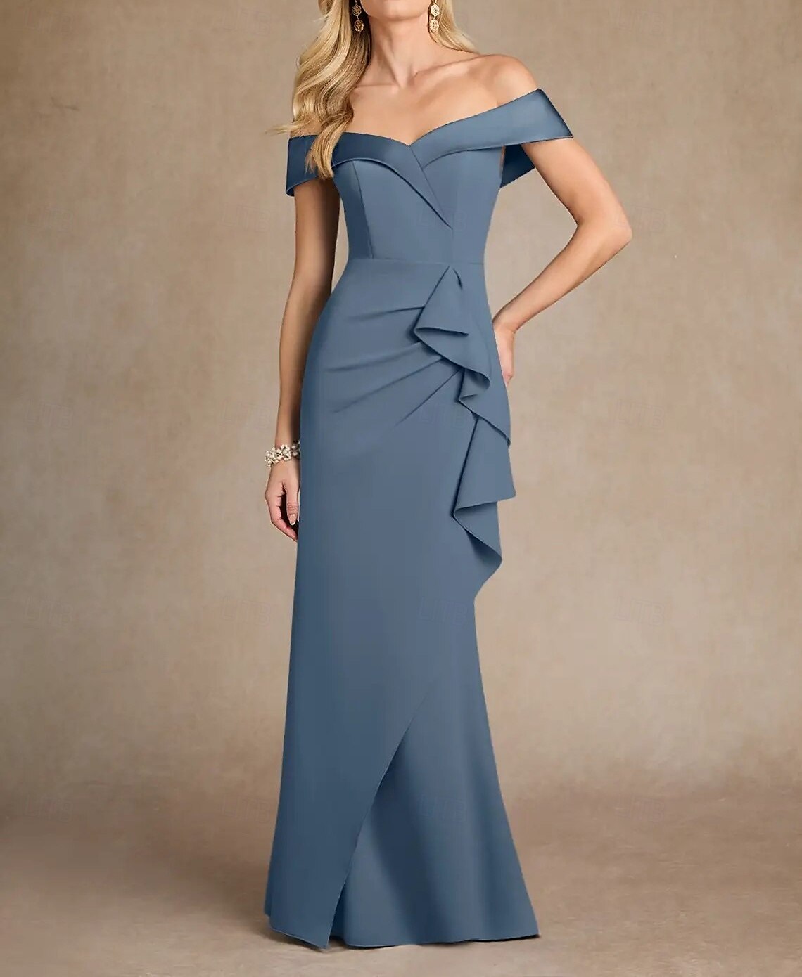 Abito da damigella a sirena/tromba, con spalle scoperte, manica corta, elegante, lungo fino al pavimento, tessuto elasticizzato con volant/arricciature 2025 del 2025 a $171.99 –P3
