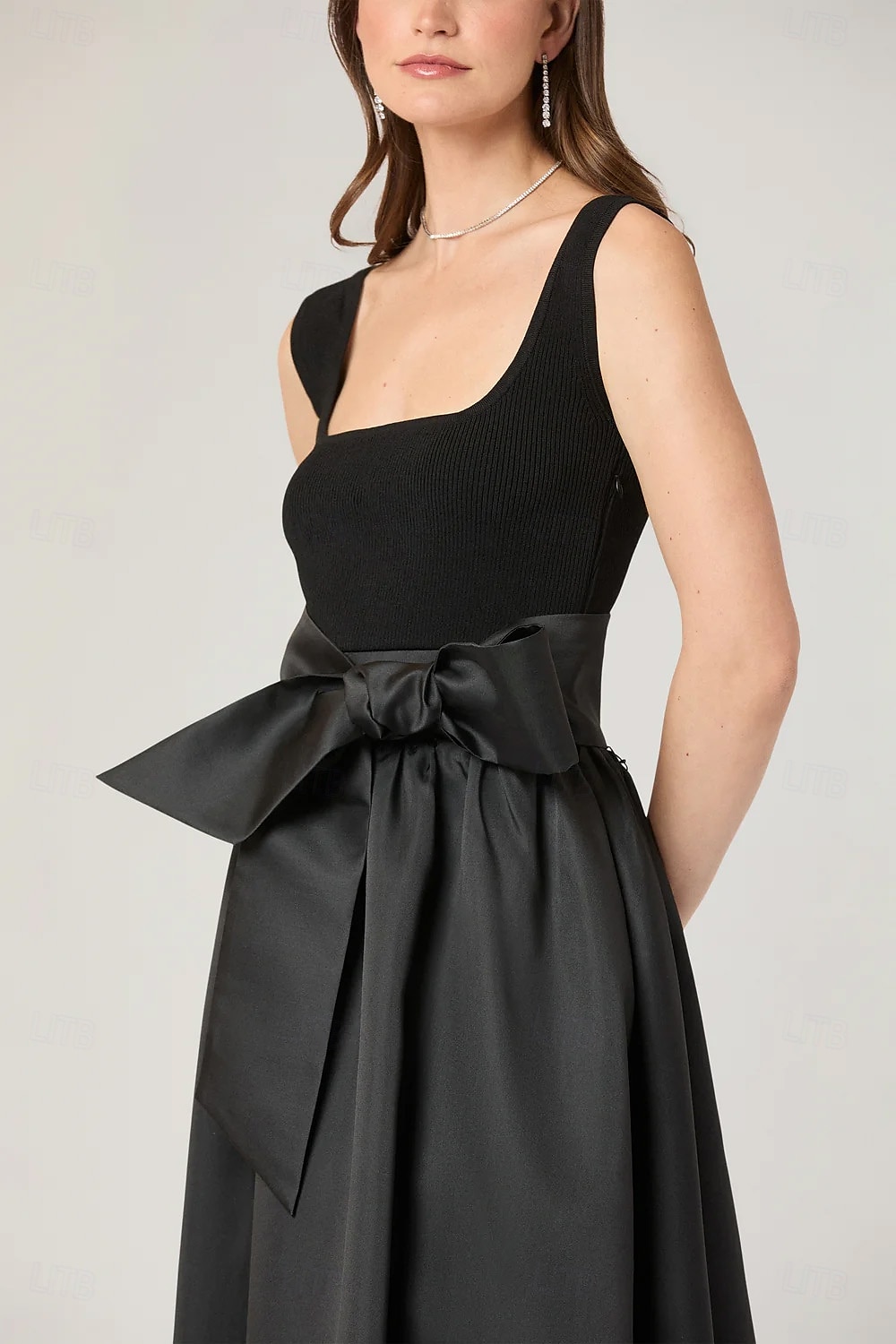 Abito da Sera A-Line Abito in Stile Celebrità Abito Formale Ospite di Matrimonio Lunghezza Completa Senza Maniche Collo Quadrato Cintura  Nastro Top a Coste Raso Gonna con Fiocco(i) del 2025 a $149.99 –P5