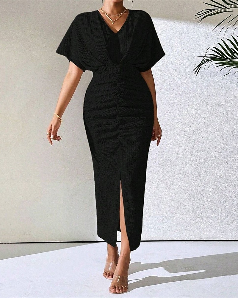 Femmes Robe Midi Robe de Soirée Robe d'été Mode Classique Moderne Extérieur Vacances Fête Coupe régulière Uni Sans manches Col en V Noir Marron Abricot Été de 2025 ? $28.99 –P13