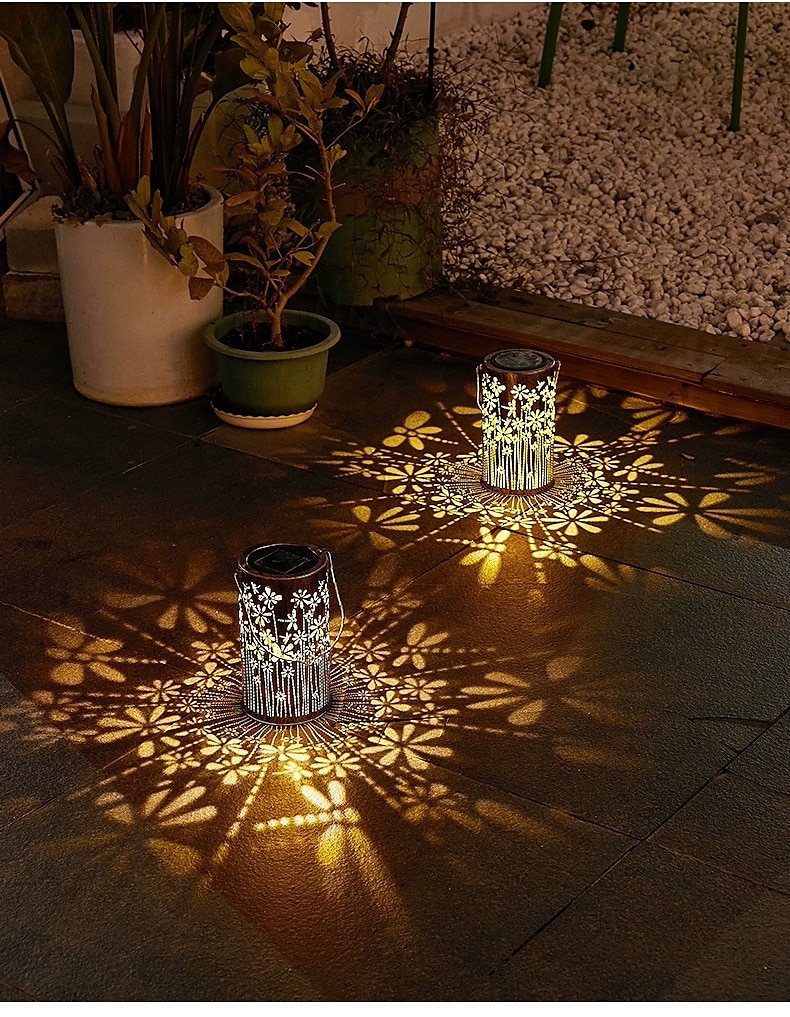 1 lanterne solaire d'extérieur étanche, projection de fleurs et de libellules, éclairage d'ambiance pour jardin, pelouse, paysage de 2025 ? $14.99 –P11
