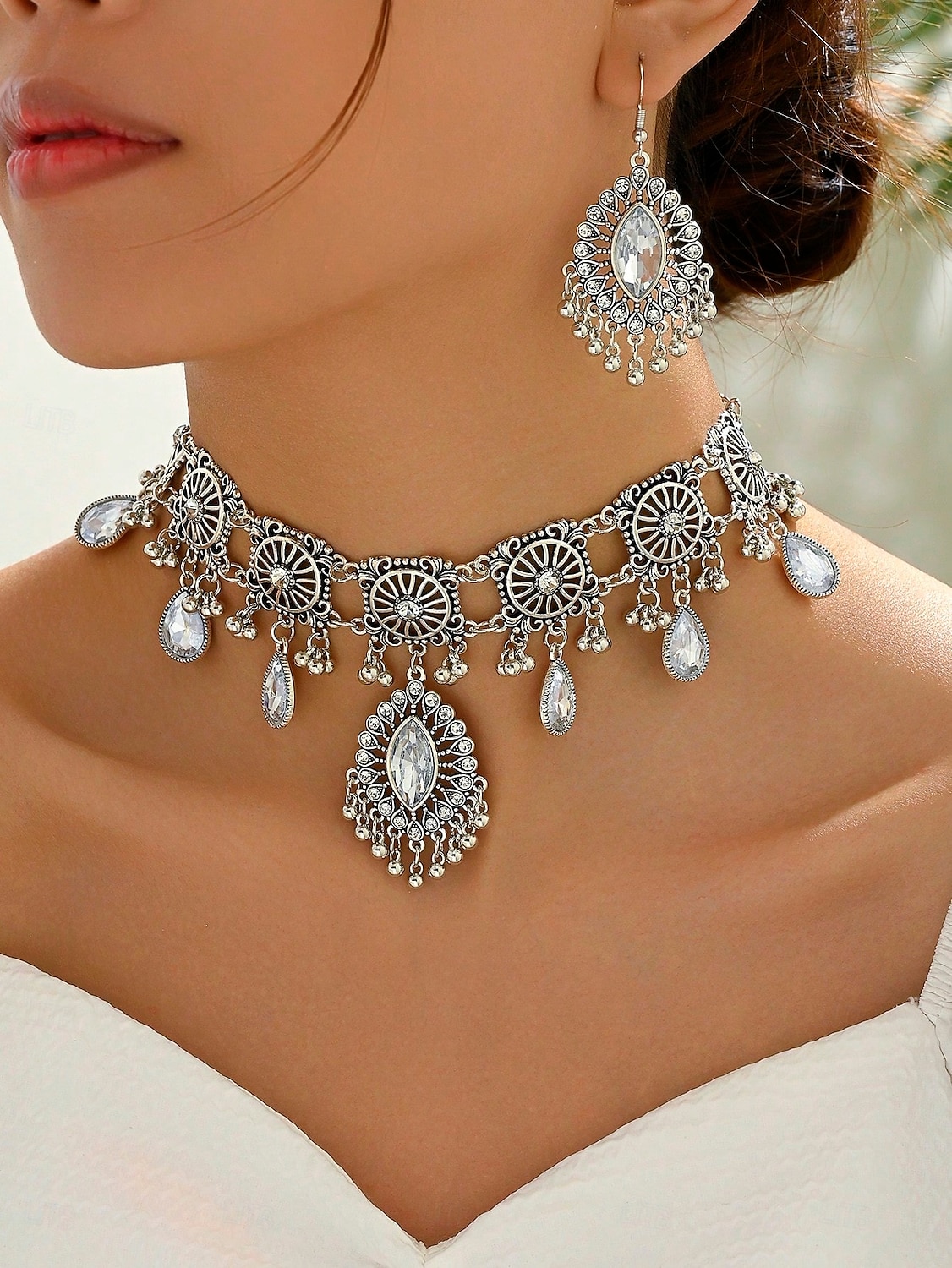 un parure de bijoux de mariée 1 ensemble Strass Alliage Boucles d'oreilles Collier Femmes Élégant Punk Luxe Parure de Bijoux Pour Mariage Soirée Occasion Spéciale de 2025 ? $21.99 –P3