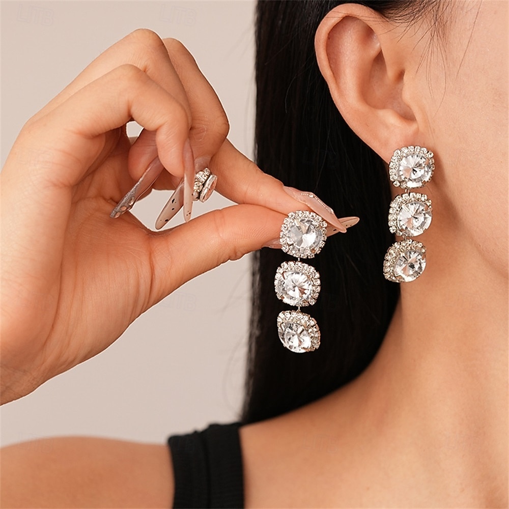 Set di Gioielli Completo Due Pezzi Argento Zirconia Cubica Cromo 1 Collana Orecchini Moda Femminile Elegante Vintage Carino Stile Vintage Classico Set di Gioielli Geometrici per Matrimonio Fête del 2026 a $27.99 –P15