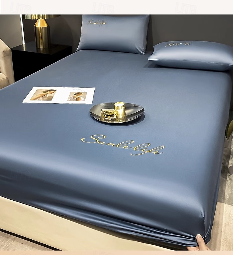 Ensemble de drap en soie glacée drap de lit simple housse de lit d'été trois pièces protection complète du matelas housse de poussière de 2025 ? $31.99 –P4