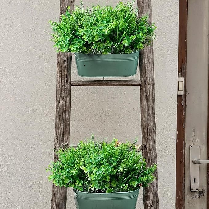 19 fiori artificiali finti di eucalipto, piante verdi, decorazioni per giardini interni ed esterni, piccole composizioni di erba primaverile, piante verdi finte per la decorazione di casa, patio e del 2025 a $18.99 –P7
