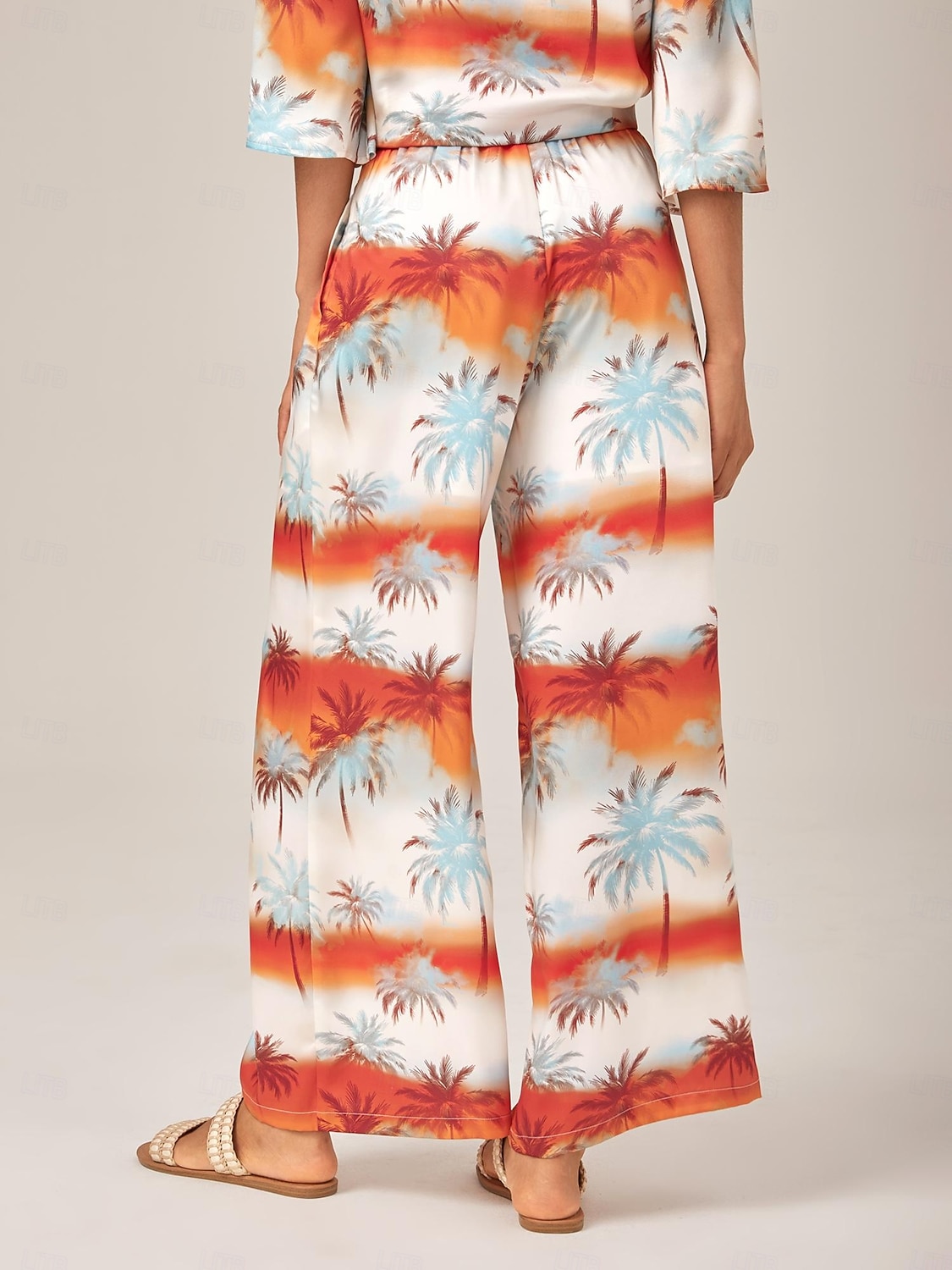 ensemble haut court à col cubain fleuri et pantalon large de 2025 ? $78.99 –P7