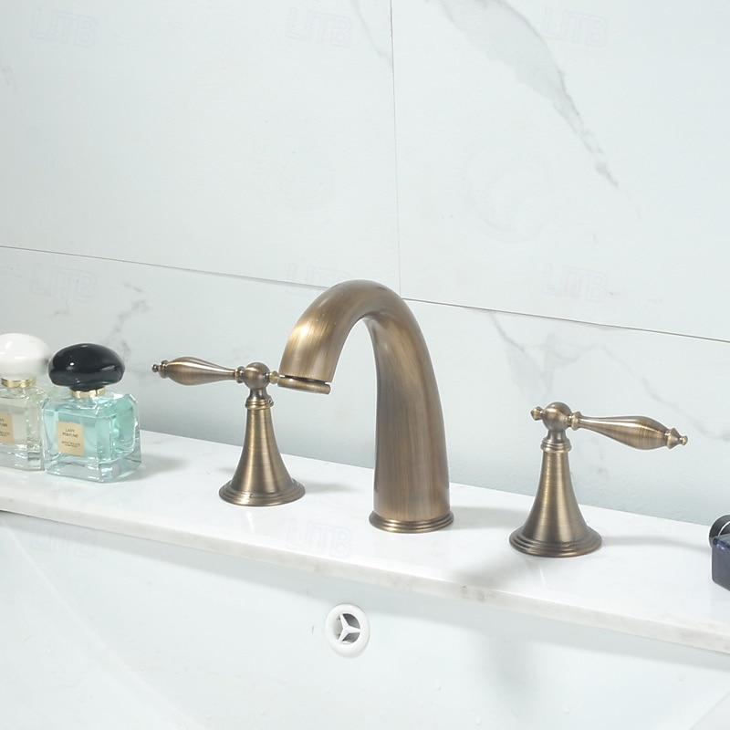 Rubinetto per lavabo - Ampia diffusione Ottone Antico / Nichel spazzolato / Galvanizzato Rubinetto a tre fori Due maniglie tre foriBath Taps del 2025 a $186.99 –P4