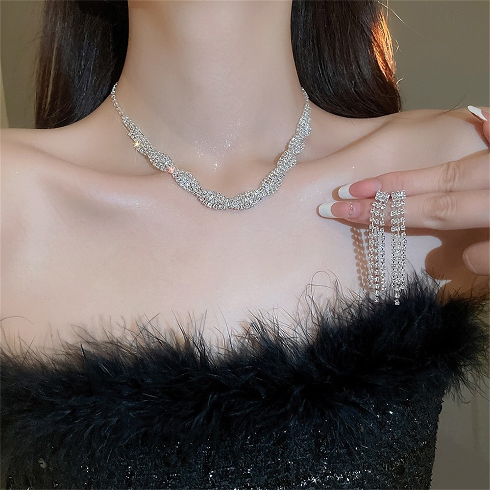 Parure de bijoux 3 Argent Zircon Chrome Argent 1 Collier 1 Bracelet Boucles d'oreilles Femmes Élégant ancien Mode Mignon Le style rétro Classique Géométrique Parure de Bijoux Pour Mariage Soirée de 2025 ? $21.99 –P2