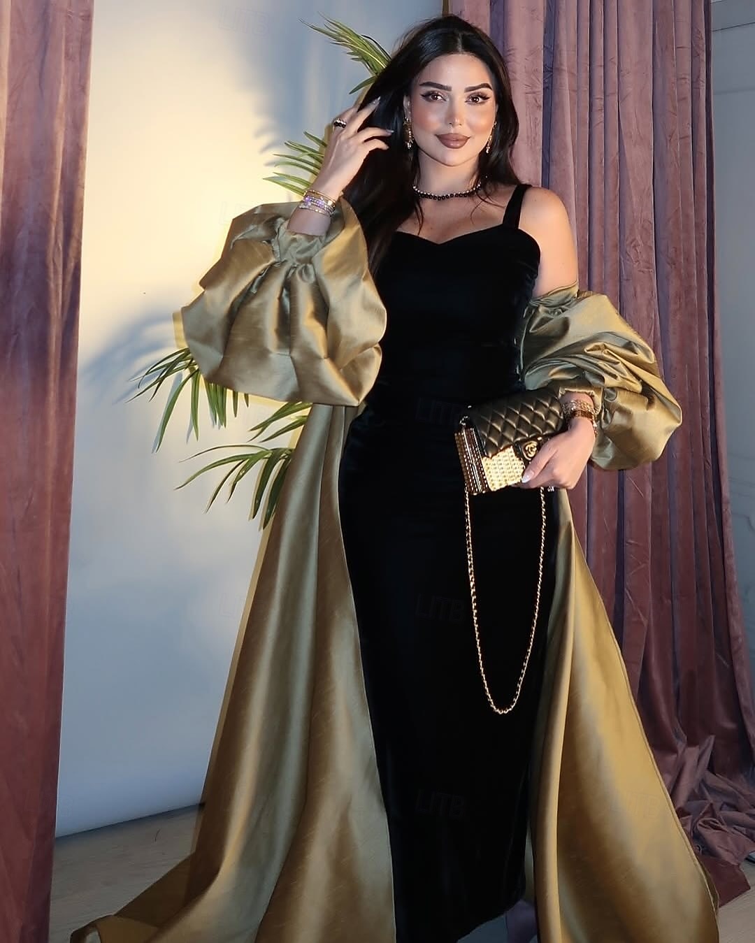 Robe de soirée élégante en colonne/silhouette ajustée robe formelle de mariage longue à partir du sol à manches longues col carré satin avec châle de 2025 ? $137.99 –P2