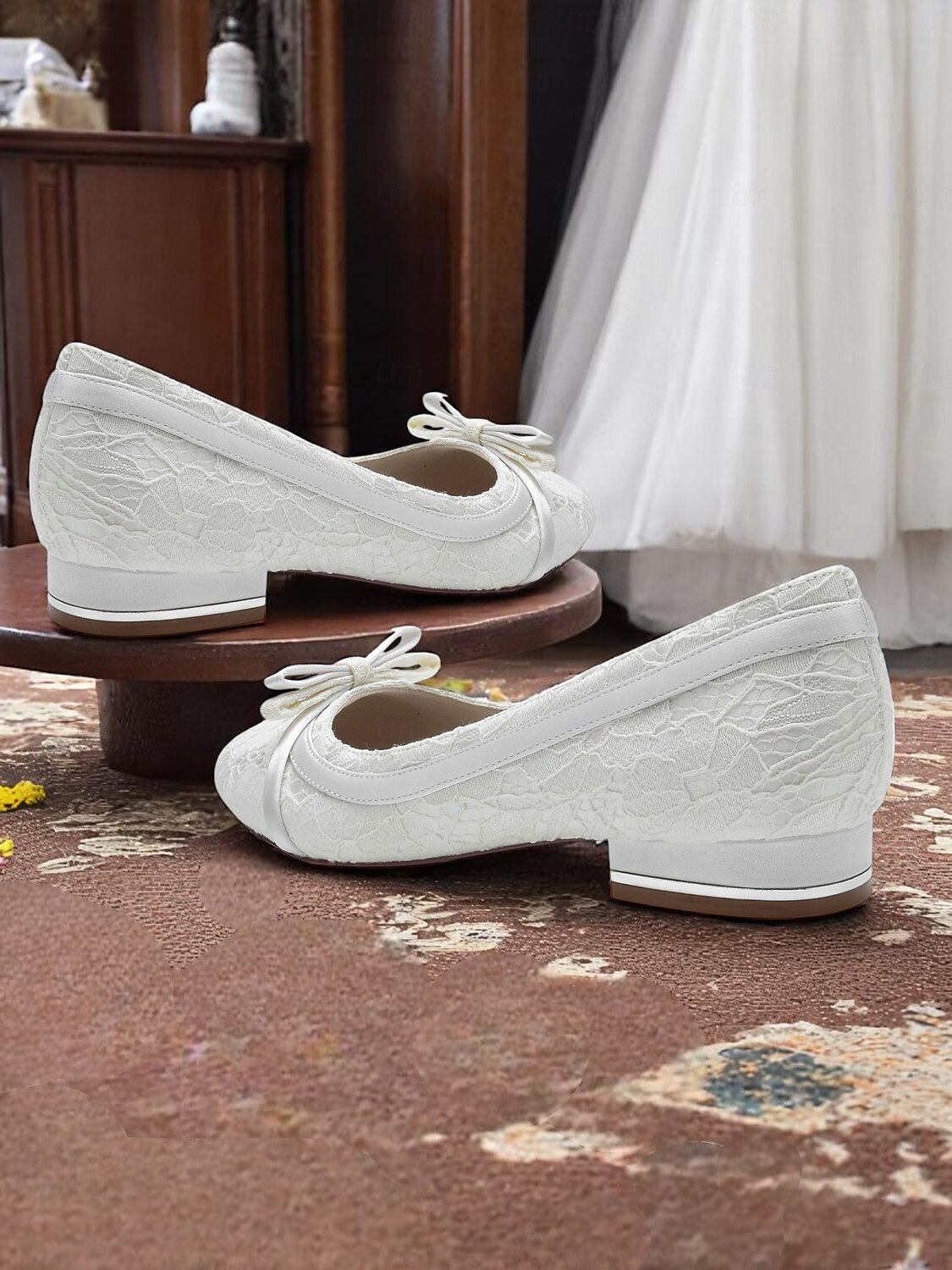 Ballerines en dentelle blanche pour femme avec nœud – Chaussures de mariage à talon bas pour mariée ou demoiselle d'honneur de 2025 ? $64.99 –P4