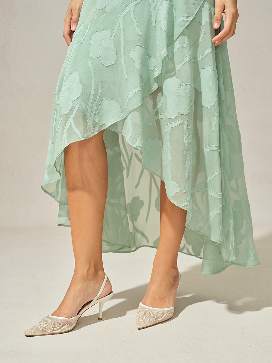 Femmes Robe maxi Robe à Volants Élégant Mariage robe demoiselle d honneur Soirée Fleuri Sans manches Col en U Vert cendré Été Printemps de 2025 ? $59.99 –P2