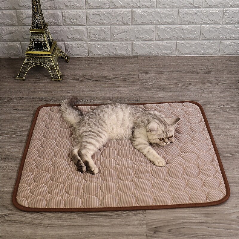 Tapis rafraîchissant pour chien - lit rafraîchissant instantané pour chien &chats non toxiques &tapis rafraîchissant antidérapant lavable en machine pour l'intérieur &utilisation en voyage de 2025 ? $13.99 –P2