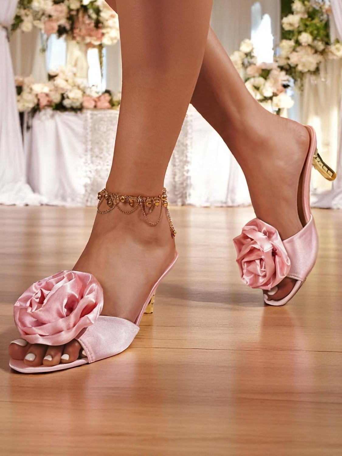 Escarpins de mariage à bout ouvert en satin pour femmes avec accents dorés et détails roses - chaussures de mariée élégantes pour les occasions spéciales de 2025 ? $26.99 –P3