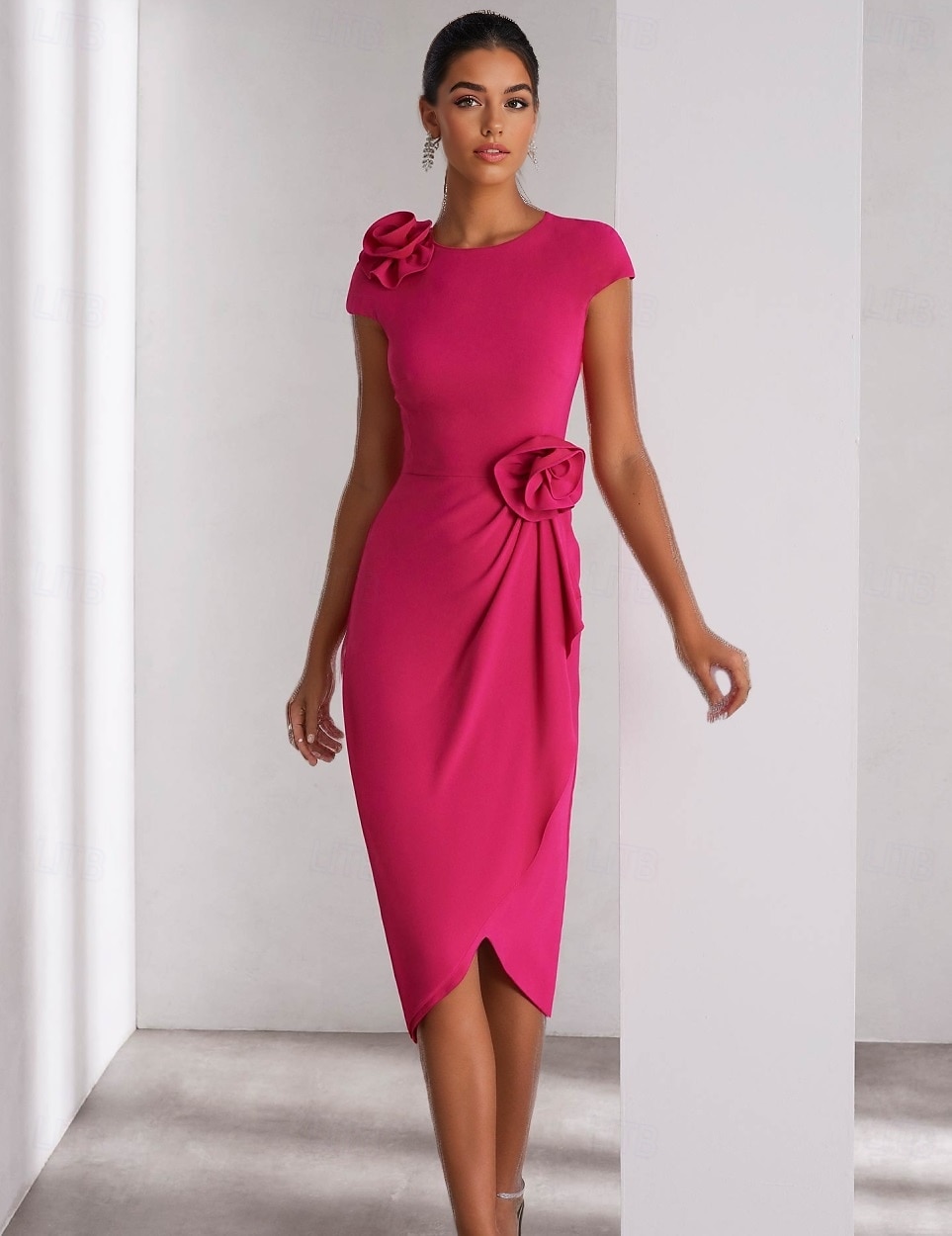 Abiti cocktail a colonna rosa eleganti formali per invitati a matrimoni lunghezza caviglia maniche corte scollatura a girocollo crepe elastico con fiore sulla spalla del 2025 a $129.99 –P1