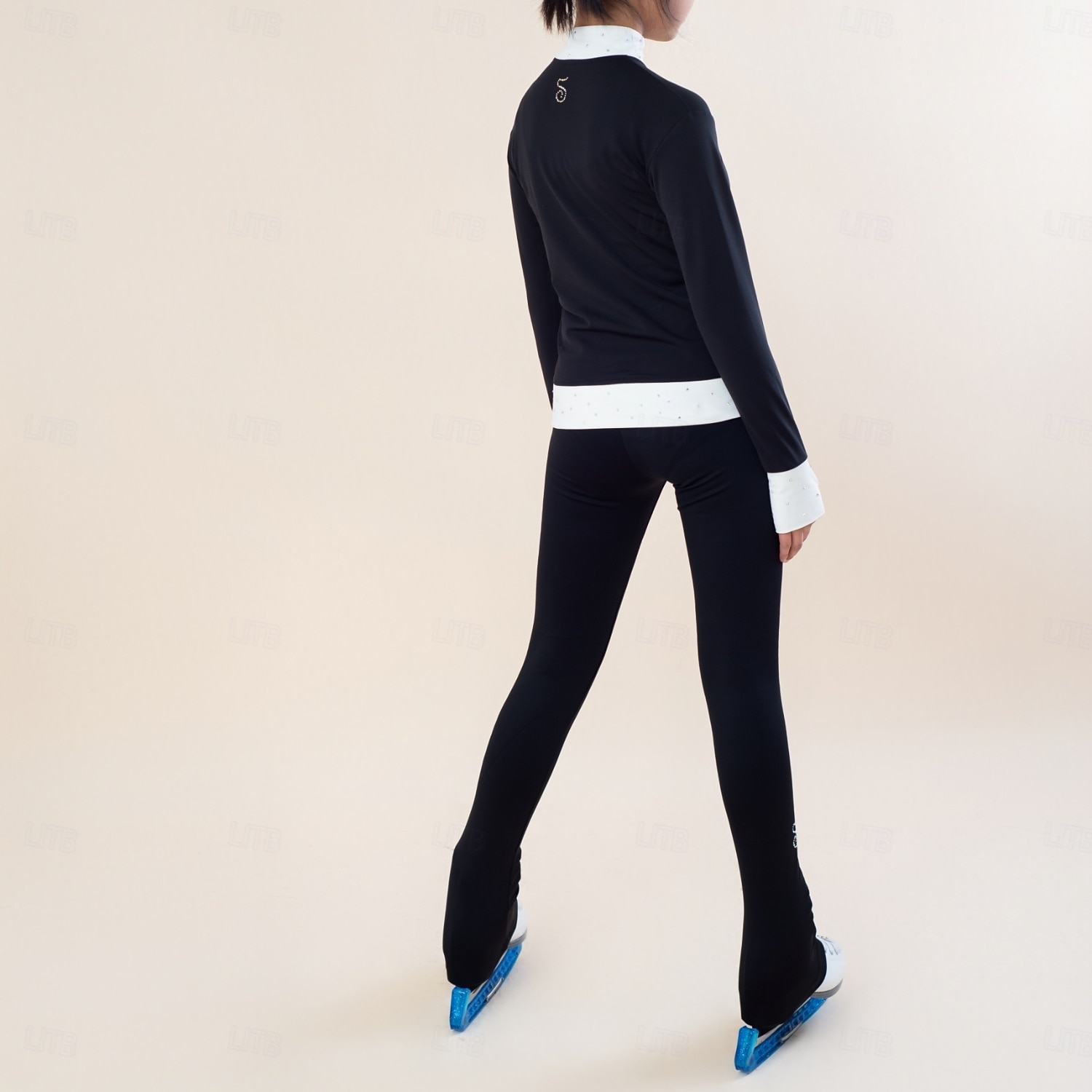 מעיל פליז להחלקה אמנותית מכנסי החלקה אמנותית לנשים מעיל החלקה על הקרח לבנות גרביונים חולצה שחורה אדומה טלאים חור לאגודל ספנדקס גמיש אימון אימון 2026 - $161.99 –P3