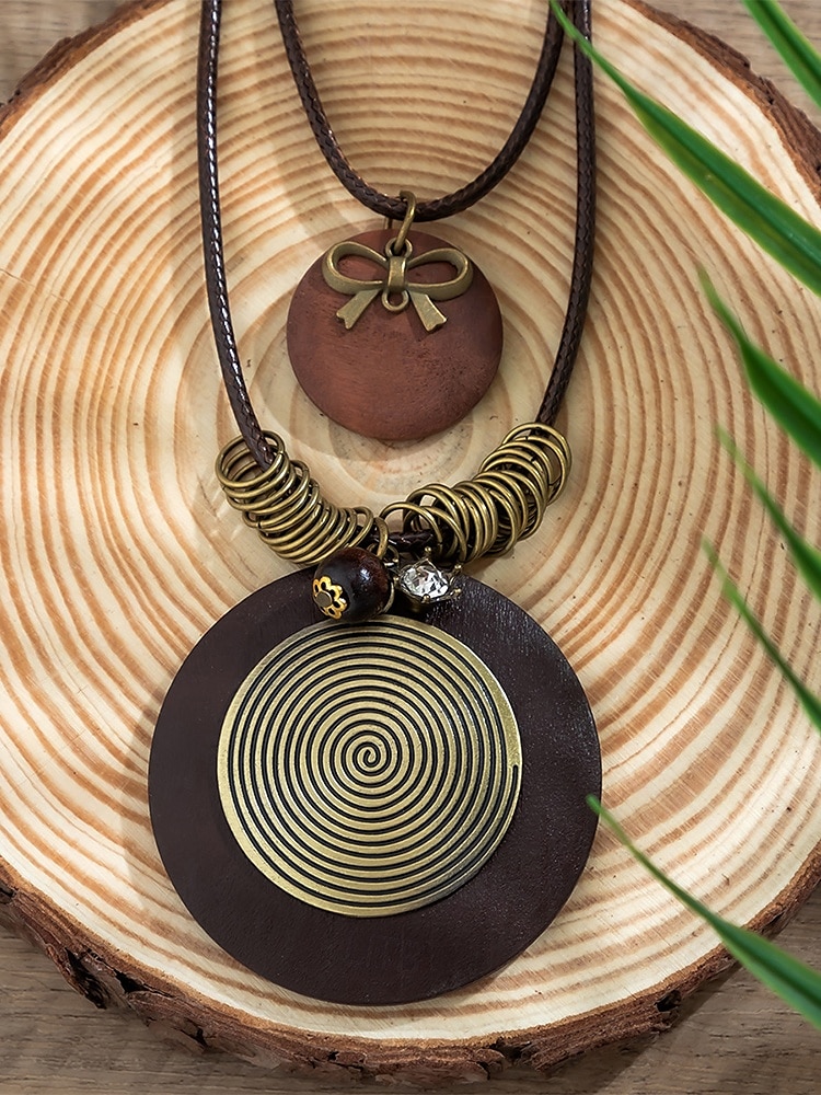 Collier bohème à pendentif en bois multicouche pour femme – perles en alliage naturel faites à la main, design ethnique en spirale, bijoux légers pour tenues décontractées, fêtes d'été et vacances à la plage de 2025 ? $9.99 –P6