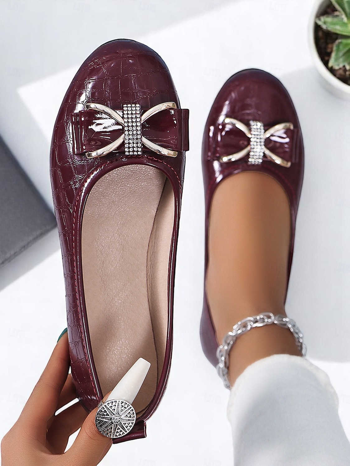 Damen-Lackleder-Schleifen mit Strass-Detail – klassische Slip-On-Schuhe für erwachsene Frauen, perfekt fürs Büro, tägliche Besorgungen, Abendessen und Feiertagstreffen 2025 - $19.99 –P5