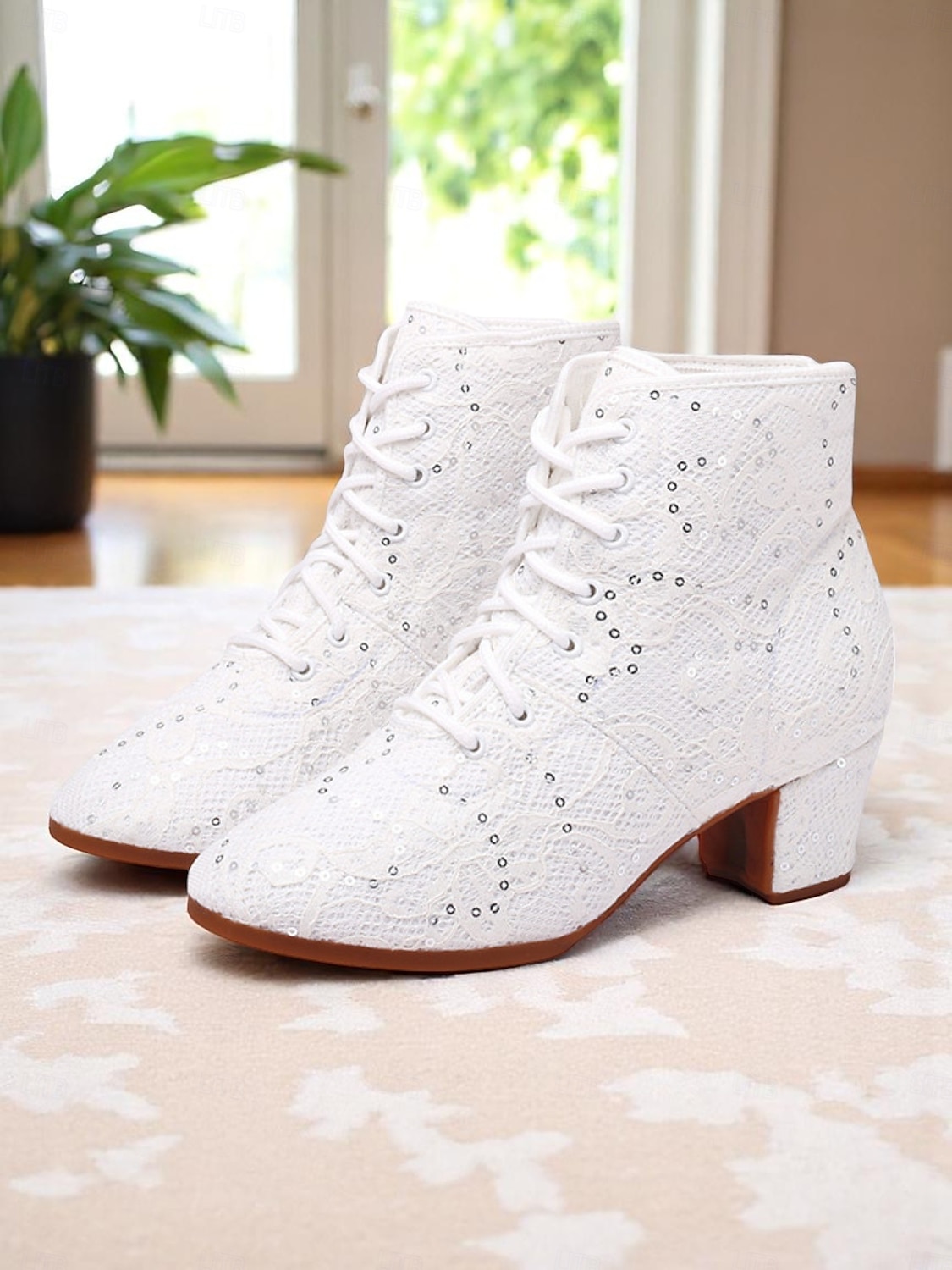 stivali da danza da donna bianchi con lacci e dettagli in strass - scarpe da palcoscenico in stile vintage per spettacoli da sala, spettacoli in costume ed eventi teatrali del 2025 a $34.99 –P3