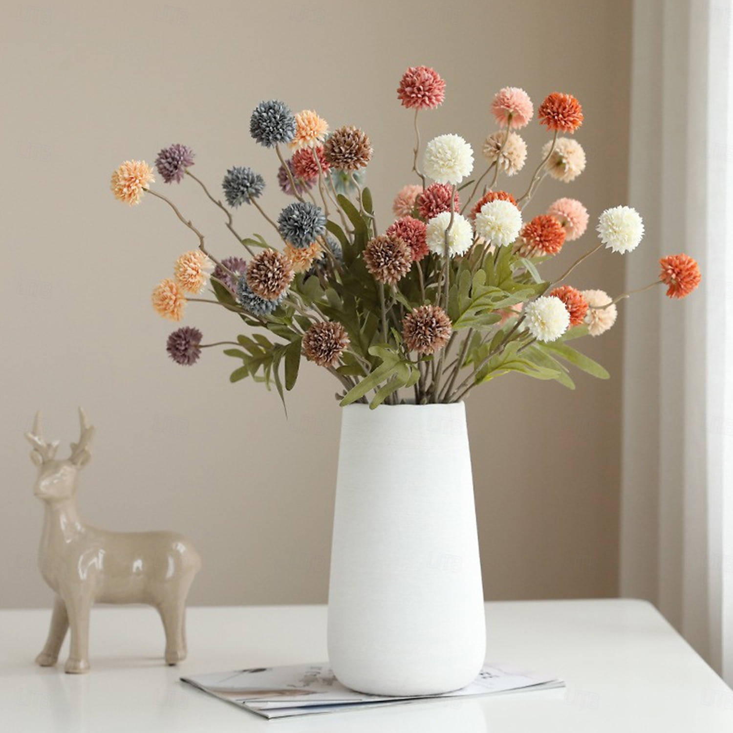 1 maço de flores de dente-de-leão simuladas com 5 flores de bola de pingue-pongue, flor artificial de plástico de galho único para decoração de casamento, adereço interno, arranjo floral artificial de 2025 por $7.99 –P4
