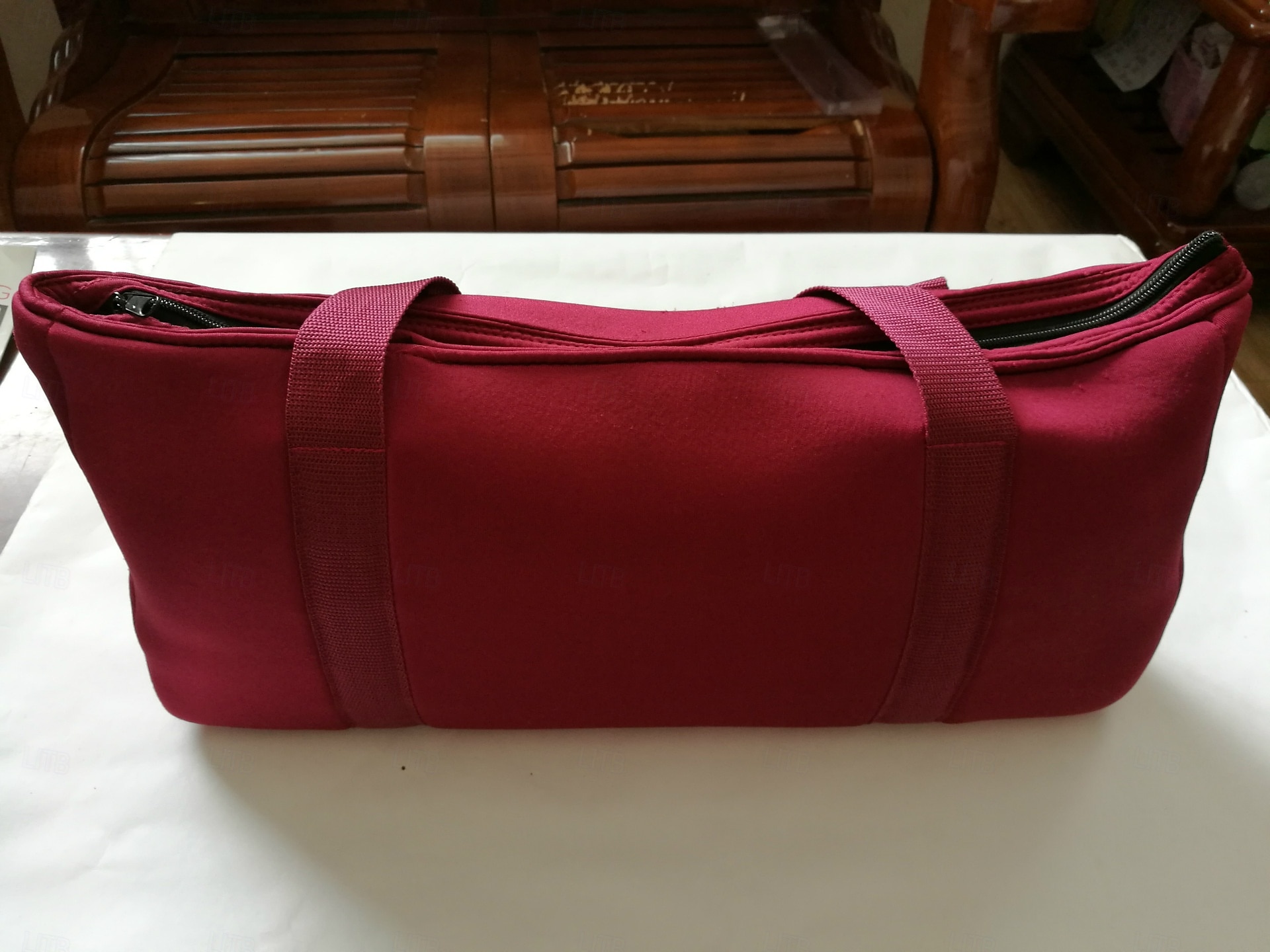 Set di mahjong americano: 166 tessere bianche con borsa rossa e accessori; 4 rastrelliere per mahjong tutto in uno con spingitori; set completo di mahjong occidentale. del 2025 a $148.99 –P3