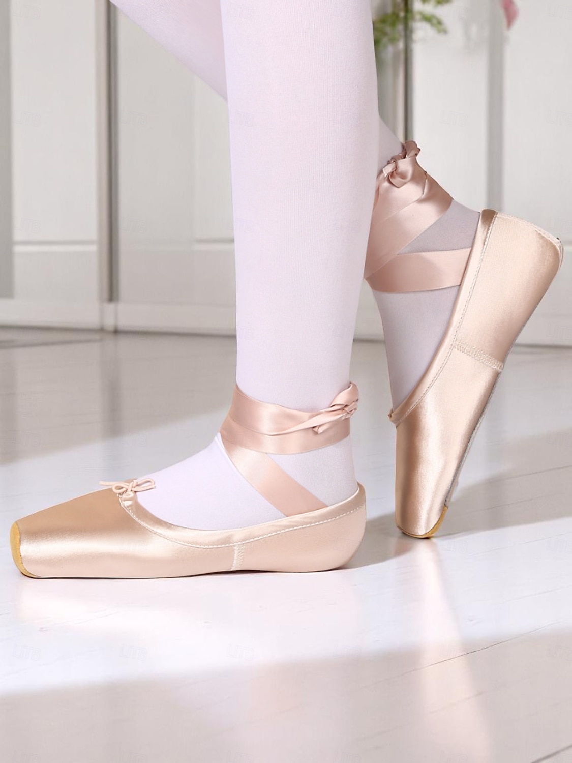 Chaussures de danse à pointes en satin pour femmes et filles avec liens en ruban - Chaussures d'entraînement de danse professionnelles pour ballerines adolescentes et adultes de 2025 ? $34.99 –P1