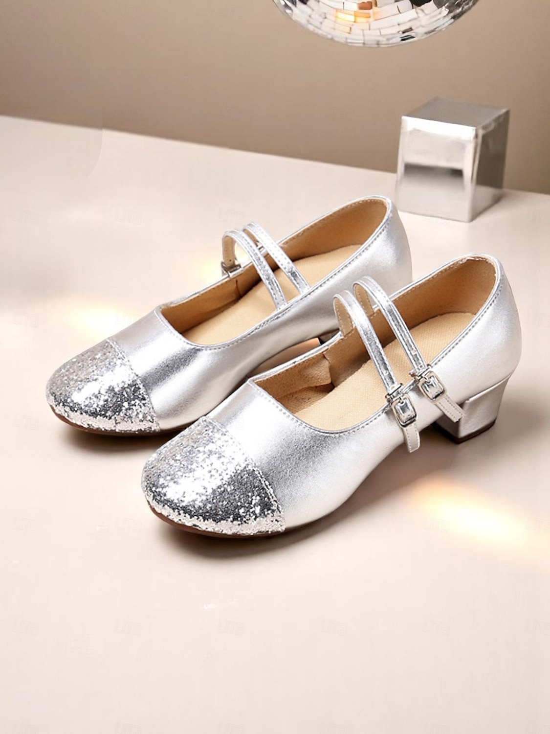 Damen-Tanzschuhe mit goldener Glitzerspitze und Doppelriemen – professionelle Standard-Latein-Tanzschuhe mit niedrigem Absatz für Auftritte und Tanzkurse 2025 - $32.99 –P1