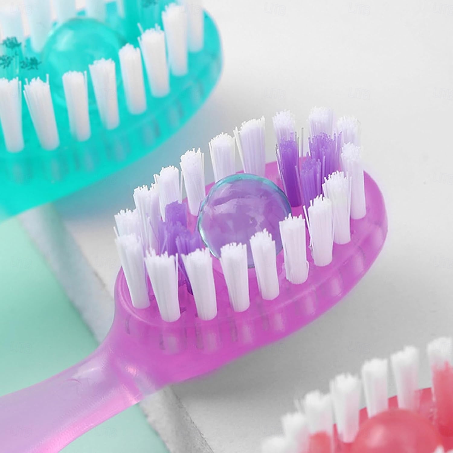 Mini escovas de dente descartáveis 5 em 1 com pasta de dente, raspador de língua, palitos, estojo de viagem para fio dental, escovas de dente de viagem pré-coladas para trabalho ou viagem, escovas de 2025 por $9.99 –P5