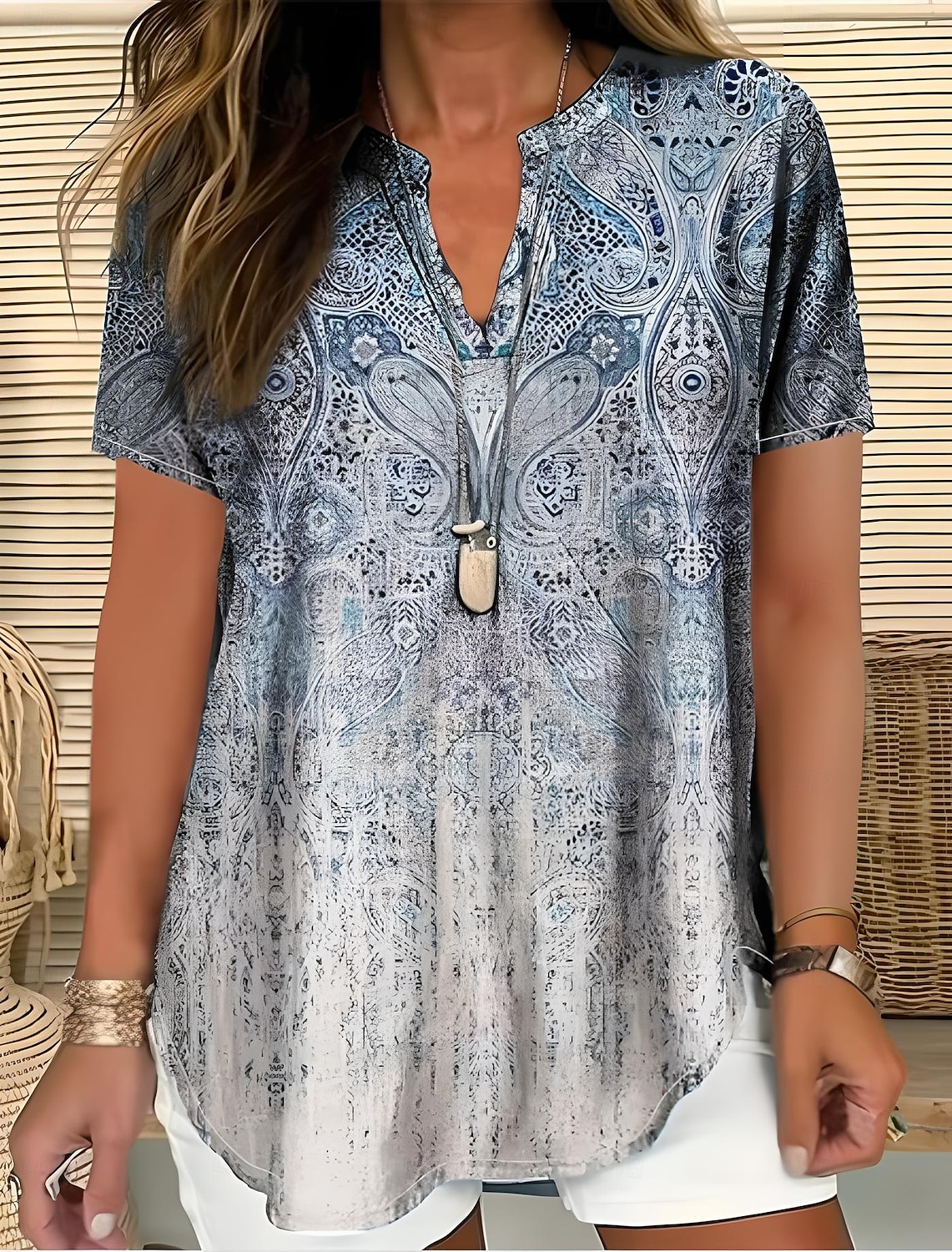Femmes Chemise Bohème Graphique Paisley Élégant Bohème ancien Manche Courte Col en V Hauts Réguliers Quotidien Fête Sortir Blanche Rose Claire Rouge Bleu Violet Été de 2025 ? $22.99 –P4
