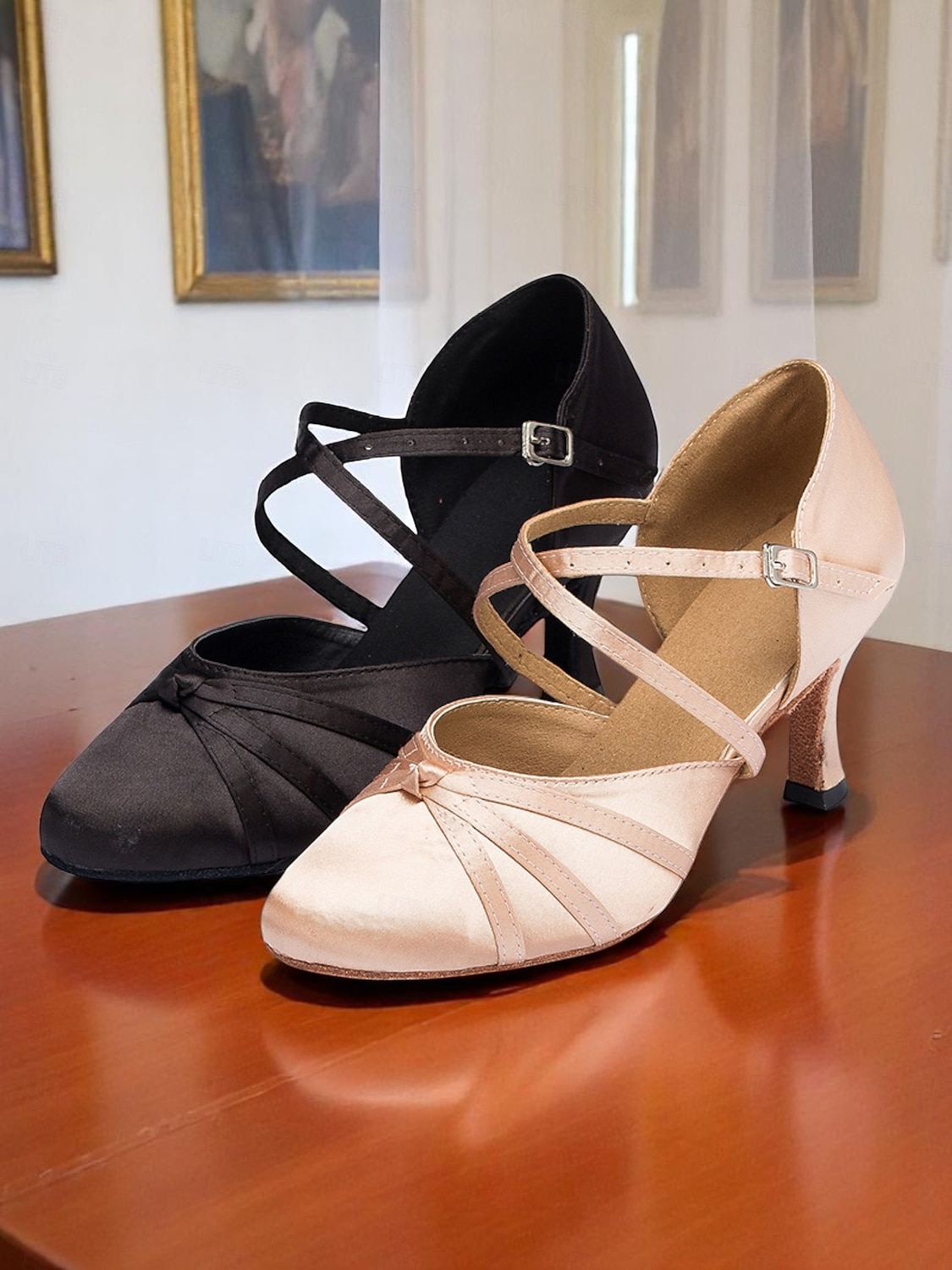 Chaussures de danse de salon croisées en satin noir pour femmes - Talons mi-hauts classiques pour danseuses professionnelles et danseuses sociales de 2025 ? $46.99 –P1