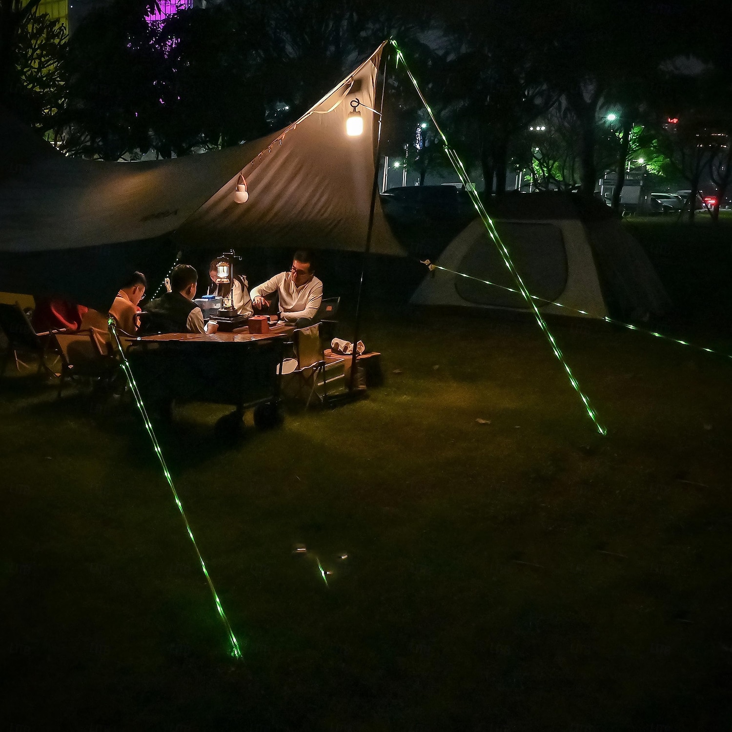 1 corda luminosa da campeggio per esterni, 3 m/5 m/10 m, impermeabile IP66, corda antivento per tenda con 8 modalità di illuminazione, design durevole e vano batteria impermeabile AA. del 2025 a $13.49 –P4