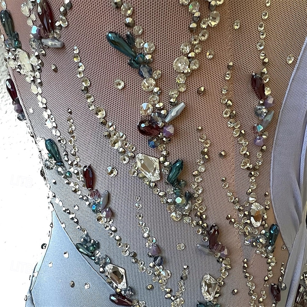 Eiskunstlaufkleid Damen Mädchen Eislaufen Kleid Grau+Weiß Offener Rücken Asymmetrischer Saum Netzstoff Hohe Elastizität Training Wettbewerb Eiskunstlaufkleidung Klassisch Kristall / Strass Ärmellos 2025 - $198.99 –P2