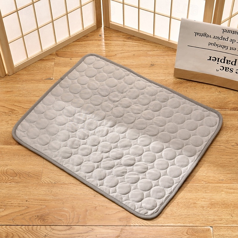 Tapis rafraîchissant pour chien - lit rafraîchissant instantané pour chien &chats non toxiques &tapis rafraîchissant antidérapant lavable en machine pour l'intérieur &utilisation en voyage de 2025 ? $13.99 –P16