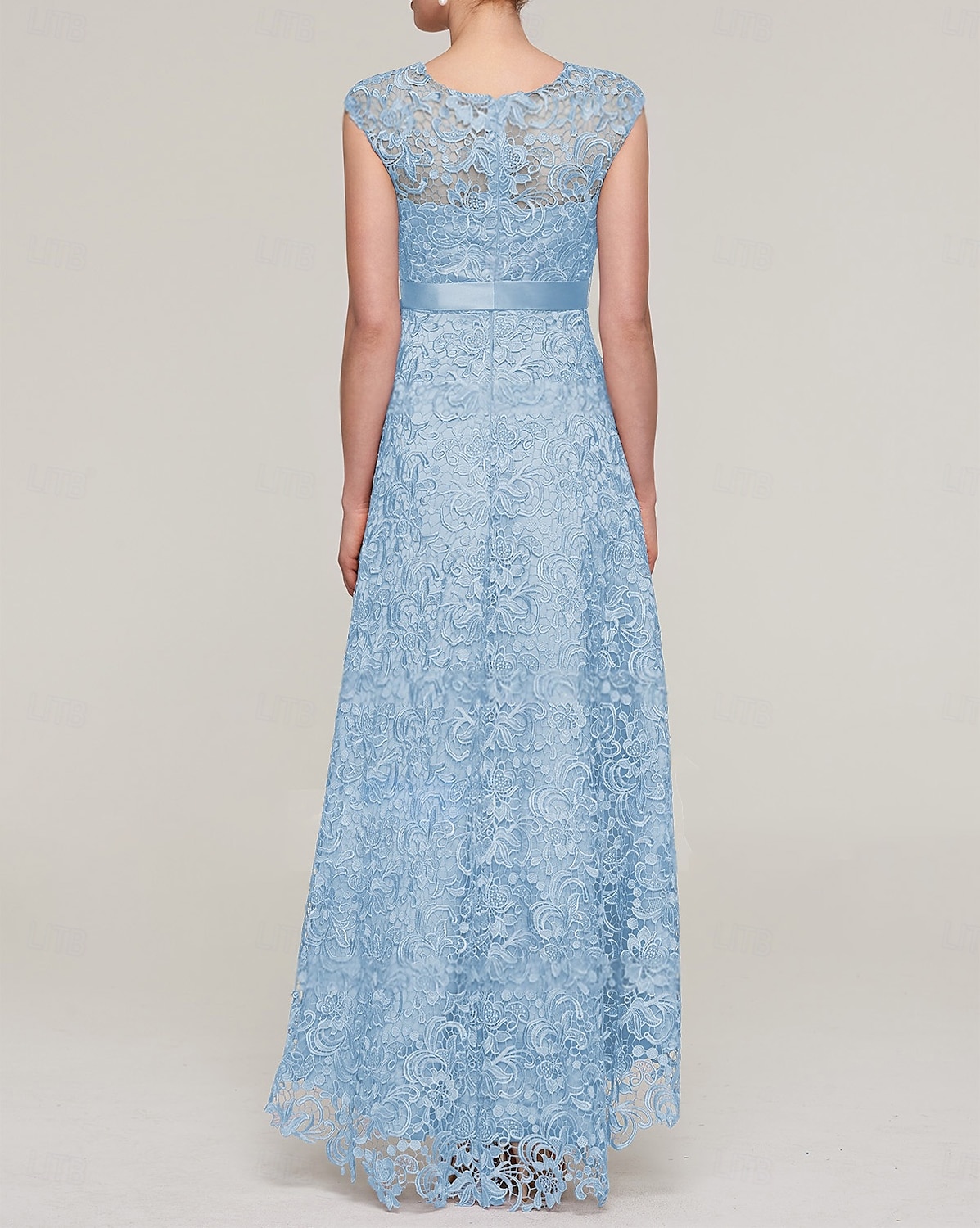 Robe Mère de la Mariée A-Line Bleu Ciel Élégante Invité de Mariage Simple Luxueuse Col Bateau Longueur de Sol Satin Ceinture Dentelle Sans Manches de 2025 ? $158.99 –P3
