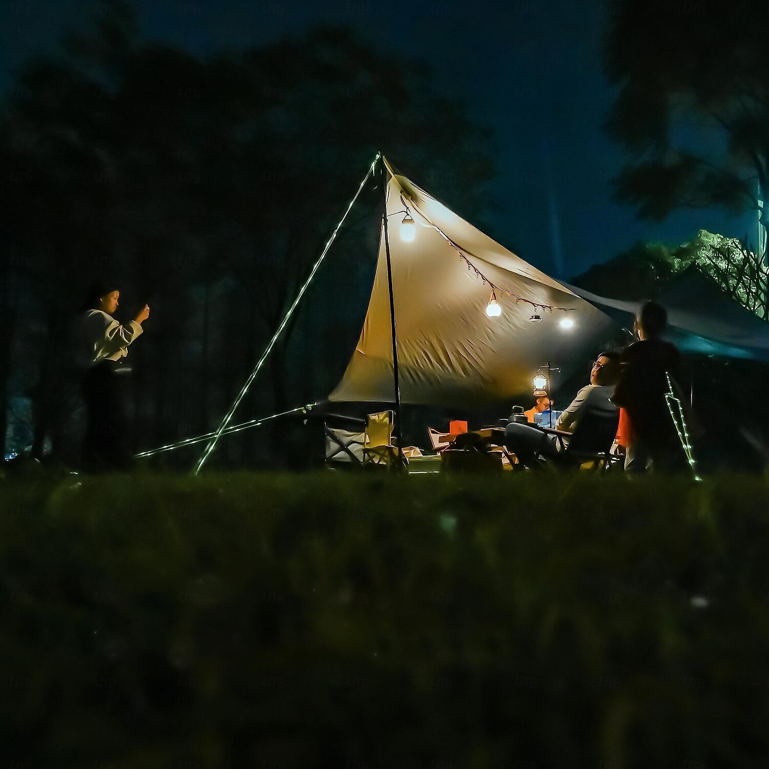 1 corda luminosa da campeggio per esterni, 3 m/5 m/10 m, impermeabile IP66, corda antivento per tenda con 8 modalità di illuminazione, design durevole e vano batteria impermeabile AA. del 2025 a $13.49 –P3