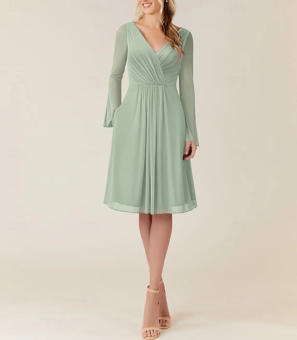 Vestido de dama de honra em corte A, decote em V, manga longa, elegante, comprimento até o joelho, chiffon com pregas / franzido 2025 de 2025 por $143.99 –P1