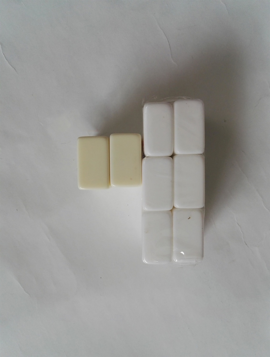 Set di mahjong americano: 166 tessere bianche con borsa rossa e accessori; 4 rastrelliere per mahjong tutto in uno con spingitori; set completo di mahjong occidentale. del 2025 a $148.99 –P7