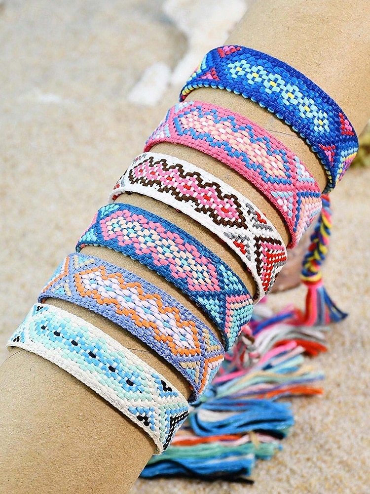 Pulsera de la amistad trenzada con borlas hecha a mano en Nepal para mujer, pulsera de la amistad con patrón étnico colorido, estilo bohemio, adecuada para uso casual, playa y al aire libre. 2025 - $7.99 –P7