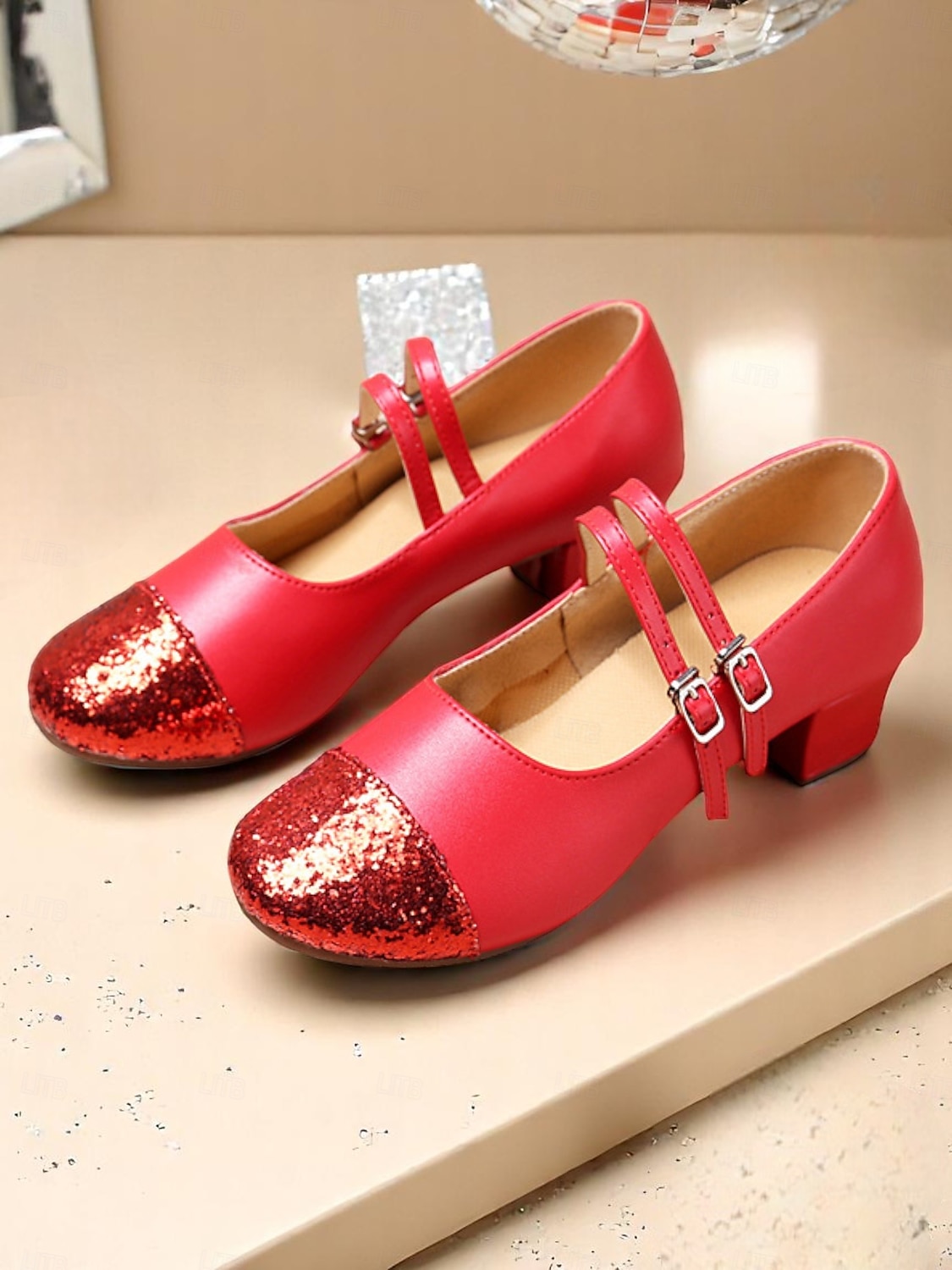 Damen-Tanzschuhe mit goldener Glitzerspitze und Doppelriemen – professionelle Standard-Latein-Tanzschuhe mit niedrigem Absatz für Auftritte und Tanzkurse 2025 - $32.99 –P6